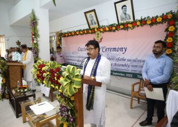 Newly elected BJP MLAs takes oath