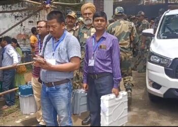 By-election: Polling agents arrived to polling station with voting material