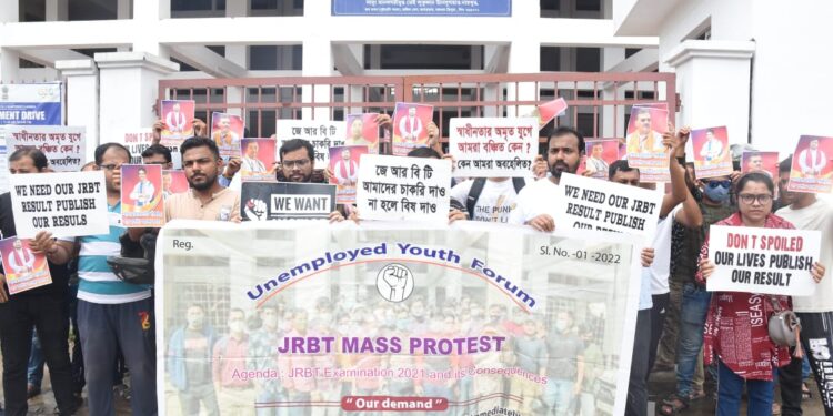 Unemployed protesting for jobs in front of government offices
