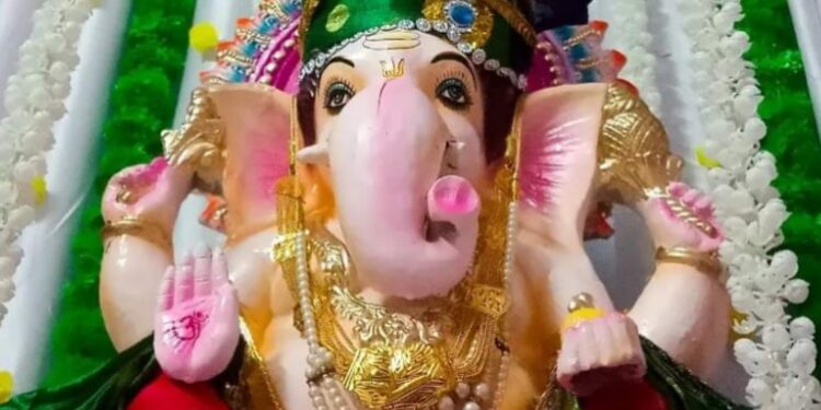 Ganesh Puja with a budget of eight lakh rupees