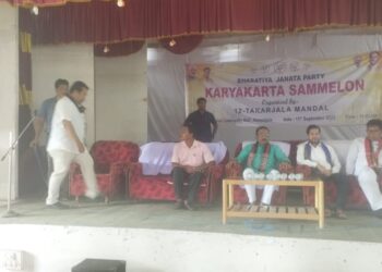 Political clash: many injured