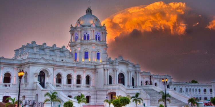 The Weekend Tourist Hub is closed till November 12