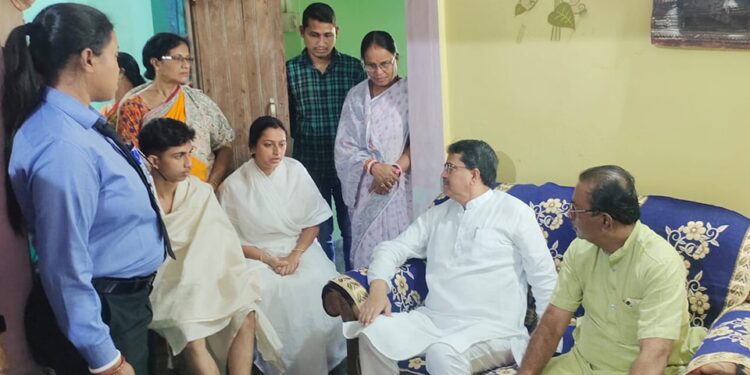 Chief Minister assured to stand by the family of late Sumit