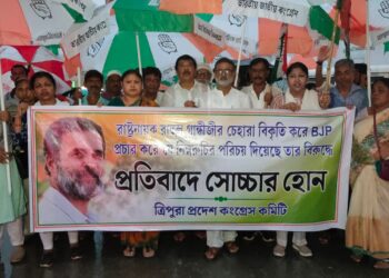 Congress stages protest condemning the BJP’s portrayal of Rahul Gandhi as a ‘modern-day Ravan’