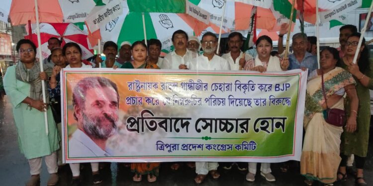 Congress stages protest condemning the BJP’s portrayal of Rahul Gandhi as a ‘modern-day Ravan’