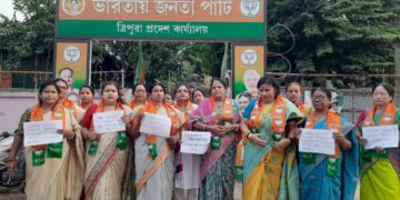 Pradesh Mahila Morcha stages protest demanding resignation of Nitish Kumar