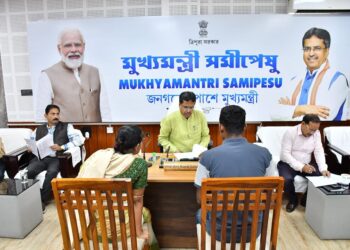 CM listens citizen grievances, ensure timely medical assistance