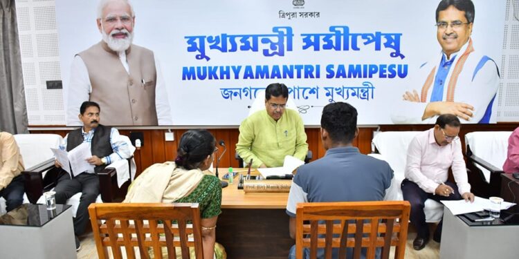 CM listens citizen grievances, ensure timely medical assistance