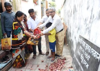 Food department in special initiative to control the price increase of onion in the market