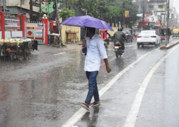 Due to continuous rainfall, red alert issued in four districts