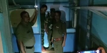 Dharma Nagar Forest Officials Recovered Teak Woods From Train.