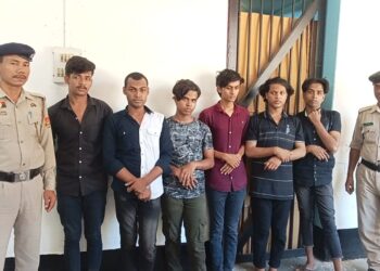 Six Bangladeshi detaines