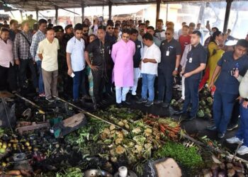 Massive fire: Market turn into ashes