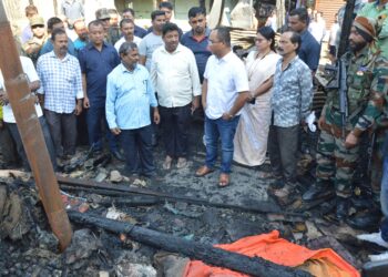 The opposition leader demanded financial assistance from the government to rehabilitate the affected businessmen