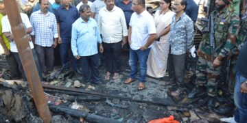 The opposition leader demanded financial assistance from the government to rehabilitate the affected businessmen