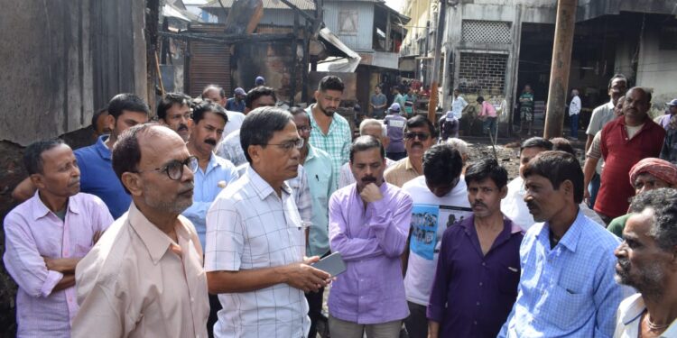 Jiten demanded the cooperation of the affected traders in Battala market