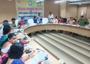 The central government has taken up a program for about three months to provide benefits to the deprived people from the schemes announced by the Prime Minister: Mayor.