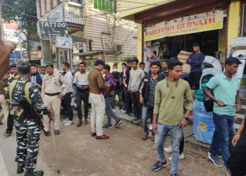 Youths besieged the chief minister’s house demanding the appointment of fire personnel