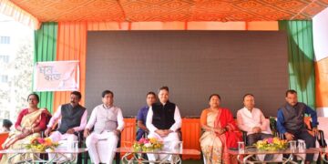 Earlier people have seen corrupt government at center and state earlier: Chief Minister