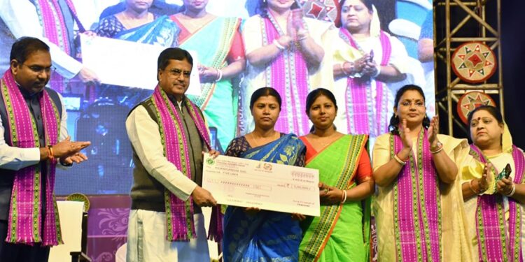 Women play crucial role in nation’s progress: CM