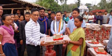 MP Rebati Tripura Facilitates Distribution of Cooking Cylinders and Stoves in Sindhu Kumar Para