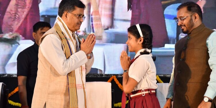 Government harnesses technology for paradigm shift in education: CM