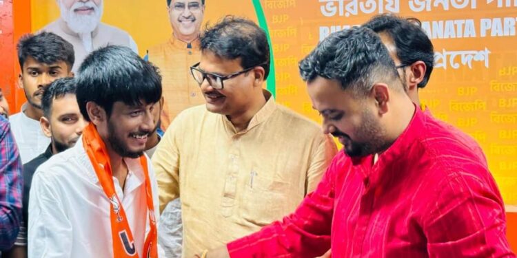 Former NSUI State President Samrat Roy Joins BJP with Over 200 Students