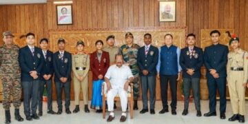 GOVERNOR FELICITATED NCC ACHIEVERS.                           