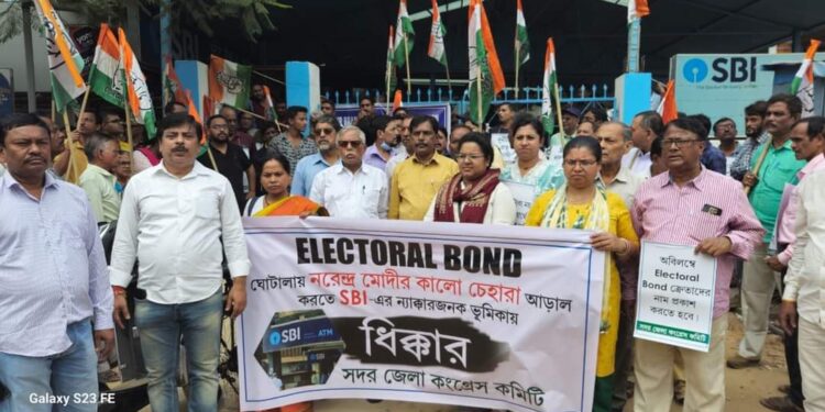 TPCC stages  protest demanding immediate disclosure of details regarding electoral bonds