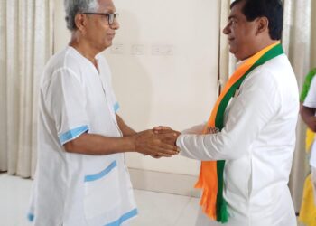 BJP Candidate Deepak Majumdar visits former CM Manik Sarkar’s official residence
