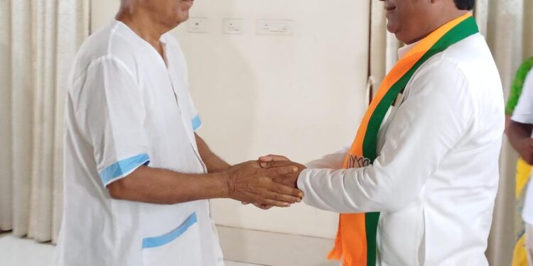 BJP Candidate Deepak Majumdar visits former CM Manik Sarkar’s official residence