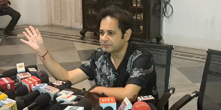 Congress must independently fight to safeguard its existence: Pradyot