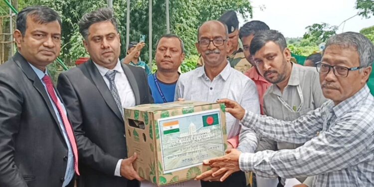 Tripura’s Queen Pineapple Sent as Greeting Gift to Bangladesh Prime Minister