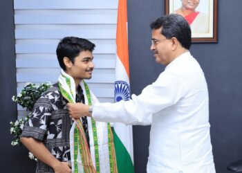 CM congratulates NEET-UG topper Chand Mallick