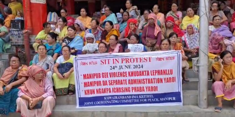 Women stages protest against arrests of Village Volunteers by Security Forces