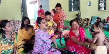 Gandachhara: Transgenders stood next to the proletarians