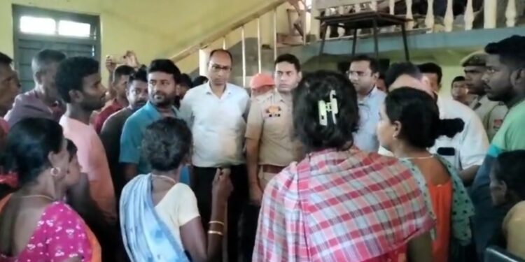 Officials face public anger during visit to assess damage in Gandatwisa