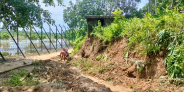 BSF resumes work on retaining wall  near Muhurighat LCS