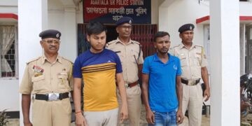 GRP detains two Indian touts