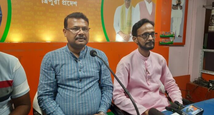 The BJP urged opposition parties to avoid indulging in divisive politics