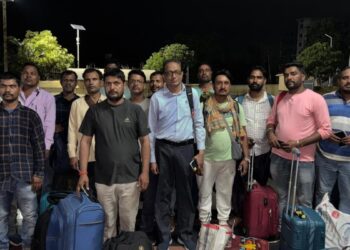 BSF repatriated 17 Indian workers from Bangladesh