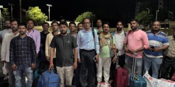 BSF repatriated 17 Indian workers from Bangladesh