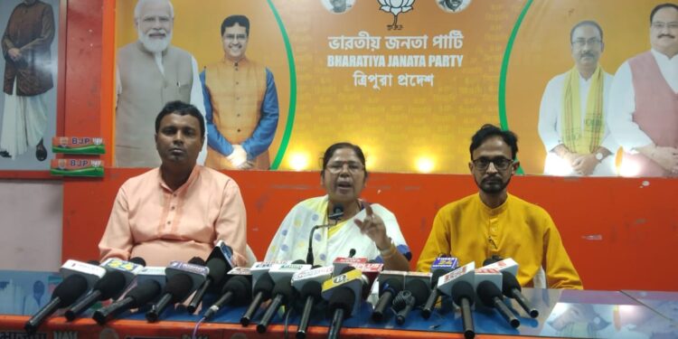 Former Union Minister of State demand resignation of West Bengal Chief Minister