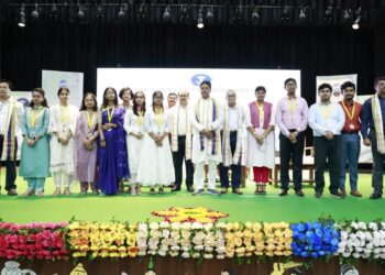 Doctors working tirelessly to help the flood affected people: CM