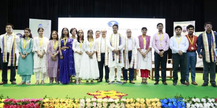 Doctors working tirelessly to help the flood affected people: CM