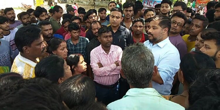 Locals blocked NH 8: Five arrested in kali idol vandalism case