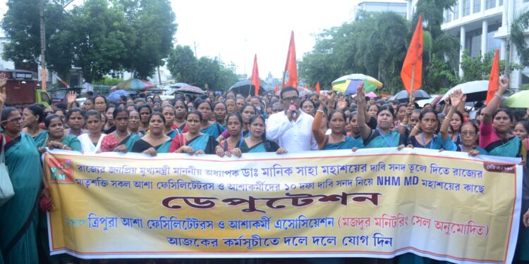 ASHA Workers Submit Deputation to NHM Mission Director