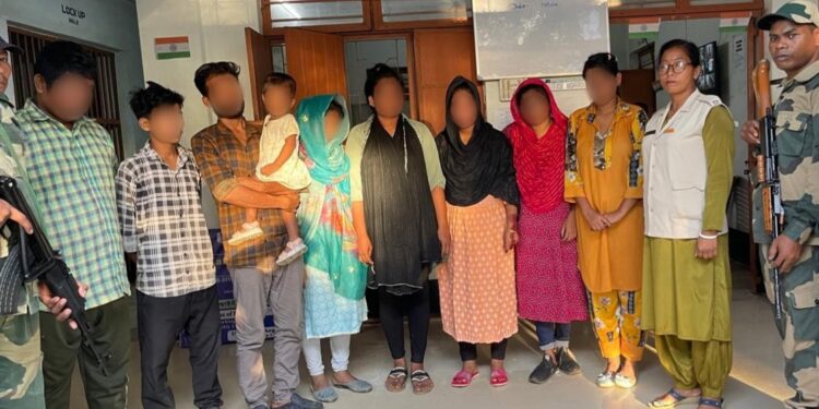 BSF APPREHENDS 07 BANGLADESHI NATIONALS AND 02 SUSPECTED INDIAN TOUTS IN JOINT OPERATION