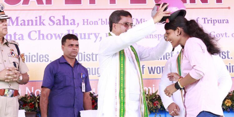 CM warns of strict action for not following traffic rules