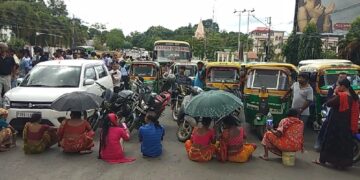 Locals stages road blockade: Face water crisis